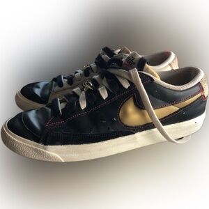 Nike Blazers Men's Nike Blazer Low '77 PREMIUM Size 8.5